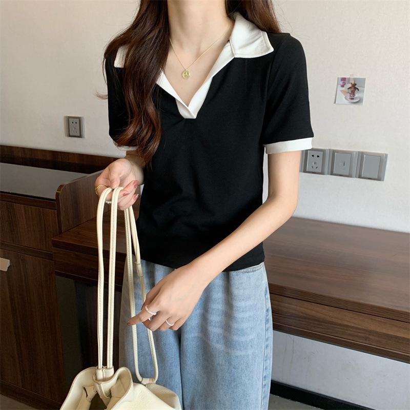 Women's Hong Kong Style Contrast Color Polo Collar Crop Top - Slim Fit, Short Sleeve, Summer 2025 Design.