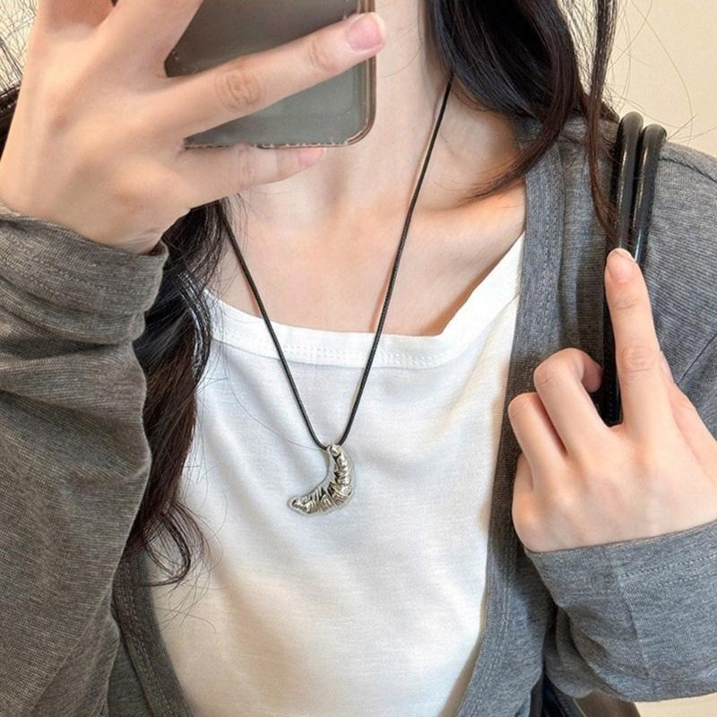 Unique Designs Cow Horn Pendant Adjustable Sturdy Black Rope Chain Necklace Jewelry Accessory for Stylish Women