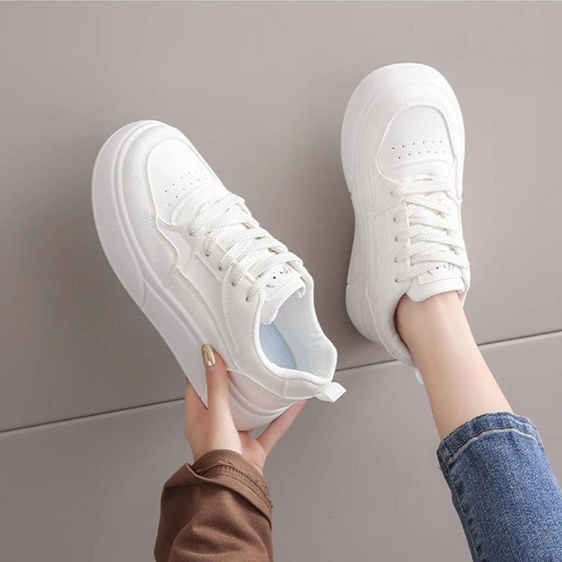 Step On Shit Feeling with Skirt Versatile Little White Shoes Women's 2025 New Popular Casual Sports Shoes Spring and Autumn Flat Baseplate Shoes