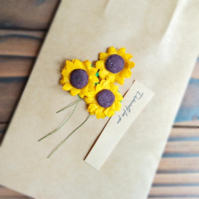 Handmade Multi-Color 3-Flower Gift Box - DIY Paper Flower Home Ornaments