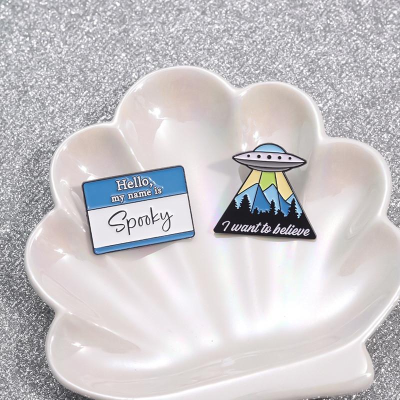 Cartoon Alloy Vibrant Spaceship Phone Brooch Pin Stylish Decorative Badge For Collectors Fans And