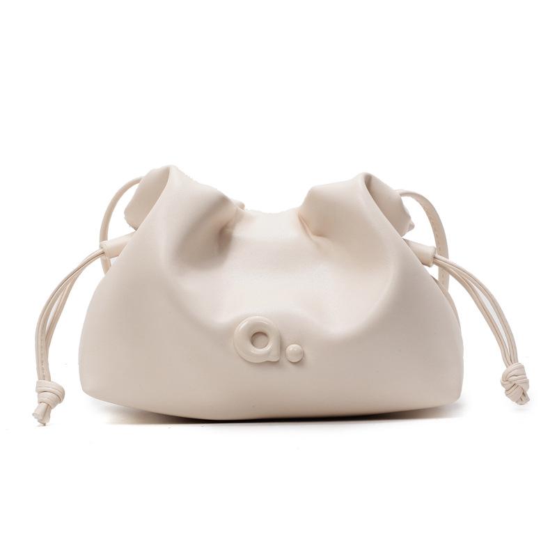 The Cloud Bag Is A Fashionable Casual and High-end Crossbody Bag for Women's Daily Commuting