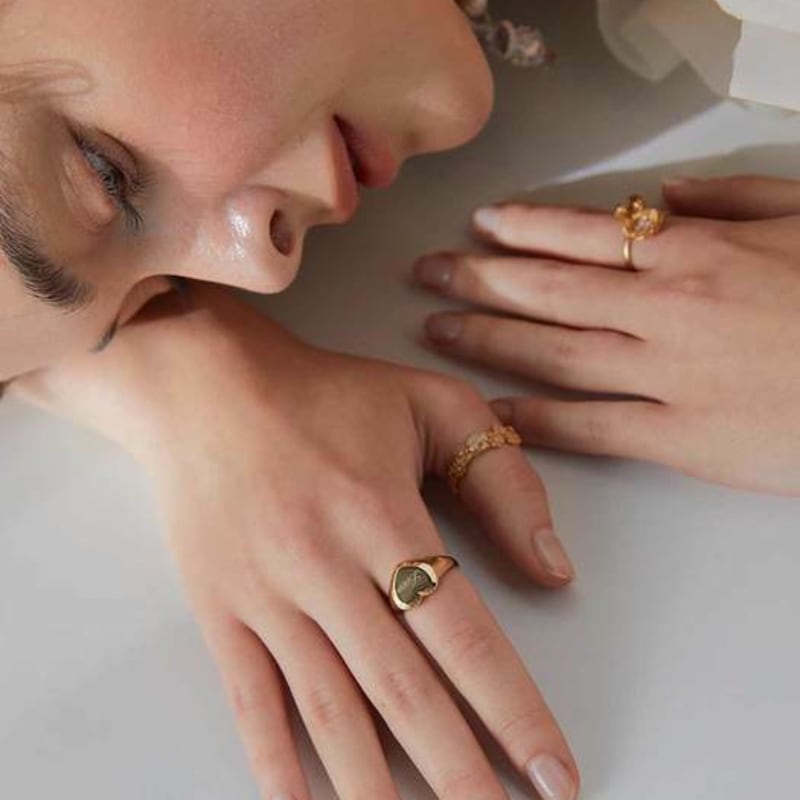 ollia lovely engraved guard ring