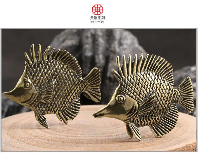 Brass Ornamental Fish Antique Cute Figures Office Desk Decoration Can Stand Up Little Fish Ocean Copper Ornaments Tea Pet
