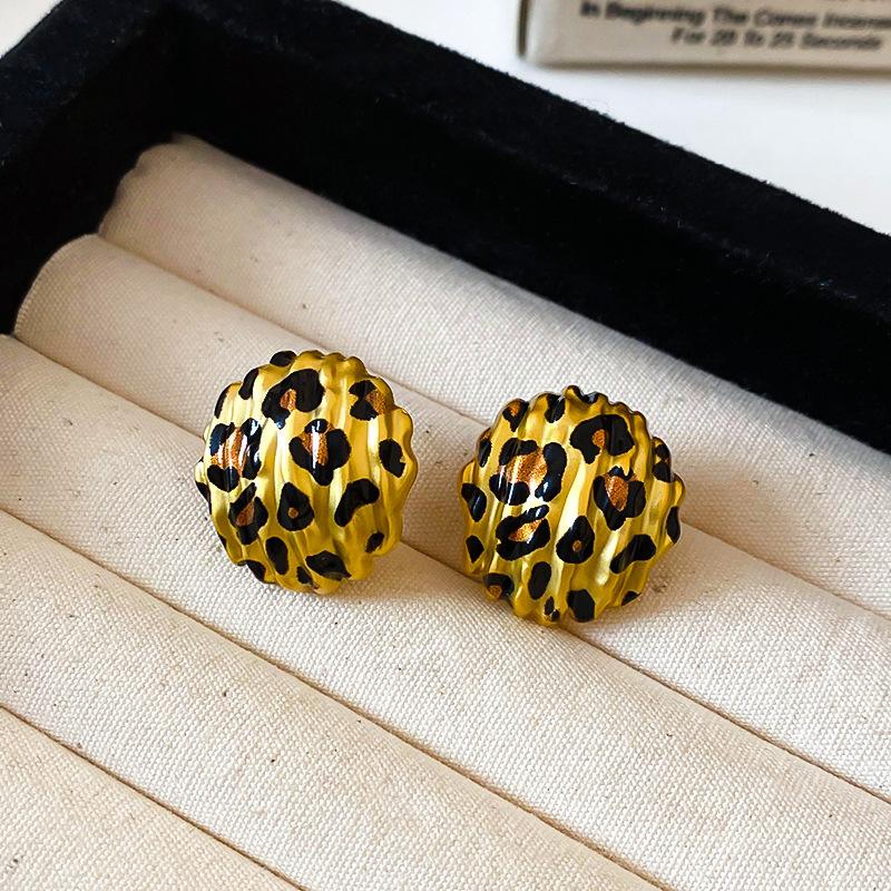 Retro Hong Kong Style Silver Needle Leopard Print Circle Earrings Light Luxury High-end Temperament Earrings Niche Earrings Women