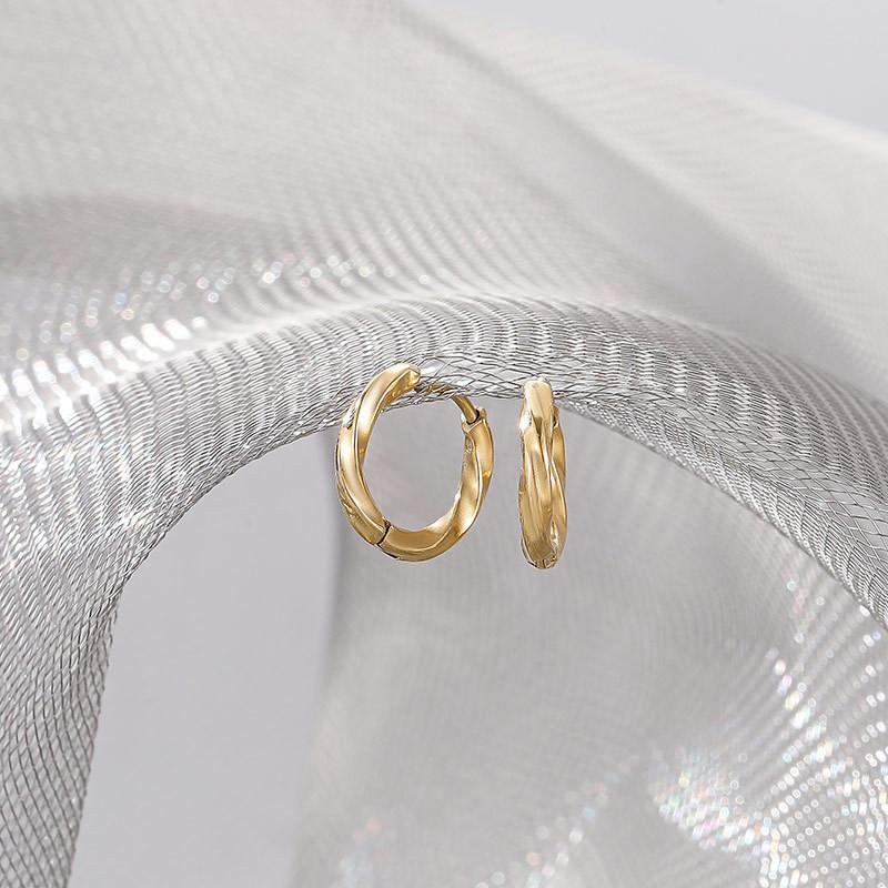 

Европейские и американские простые и модные женские кольца с круглыми ушами и высоким уровнем датчика