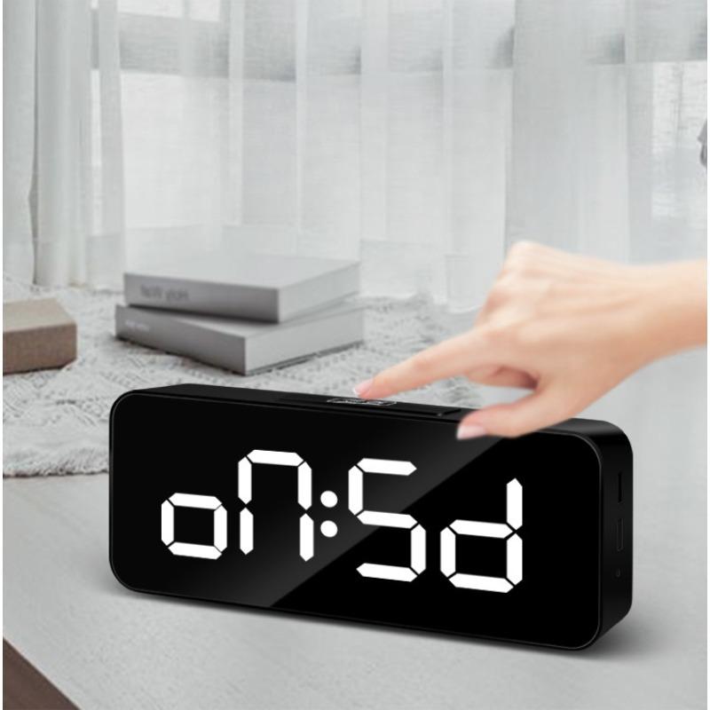 

Зеркальные светодиодные настенные часы с зарядкой, музыкальный будильник, двойной USB-интерфейс, цифровая зарядка, сенсорное управление, голосовое управление, двойной будильник