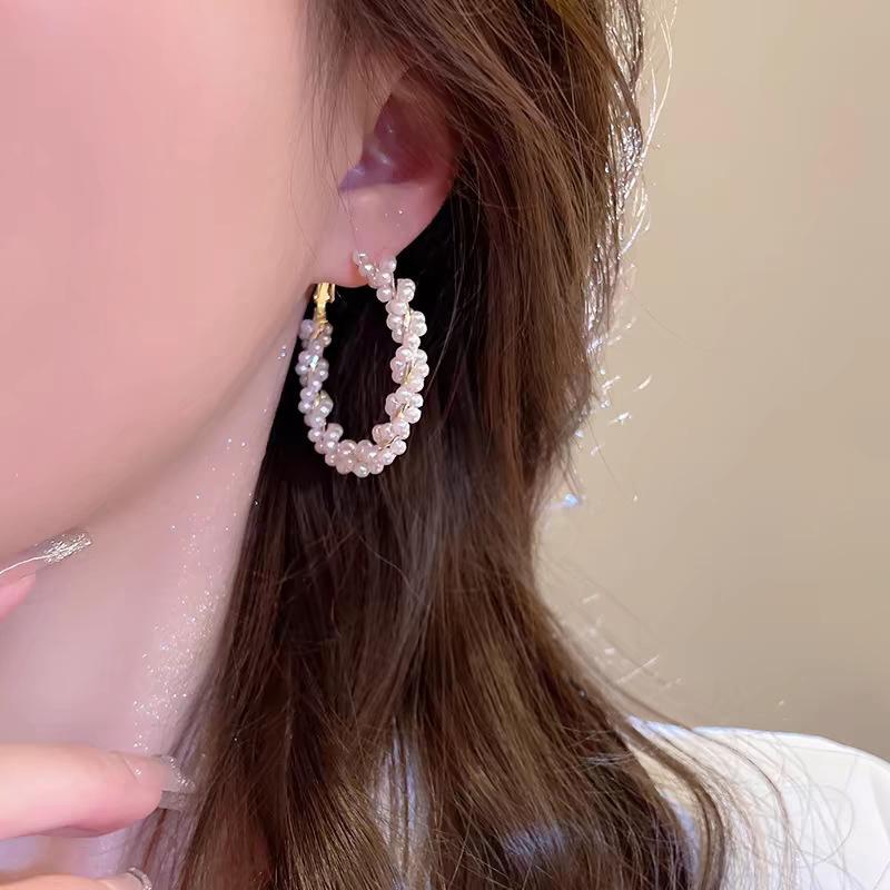 Light luxury fashion silver needle hand-woven pearl earrings women's temperament earrings versatile beaded earrings