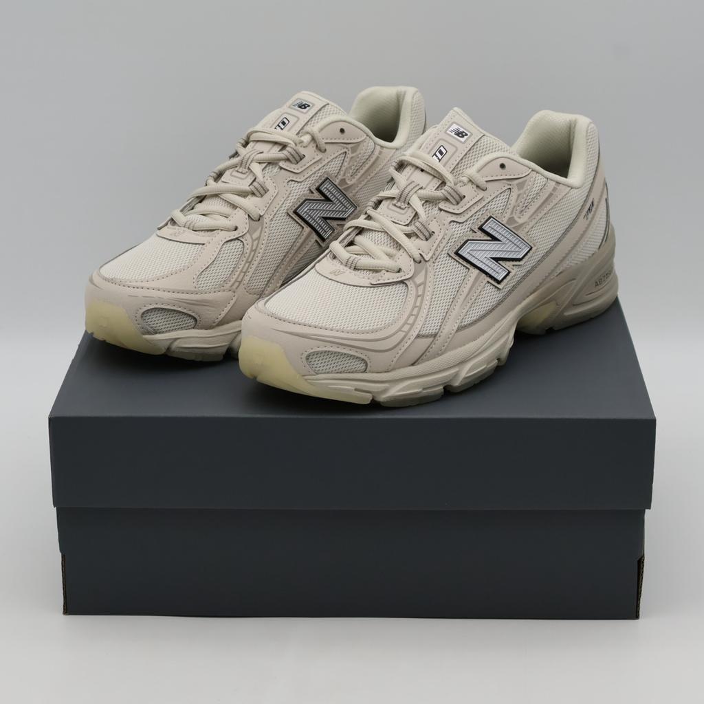 U740LN1 New Balance 740 Beige (Men's)