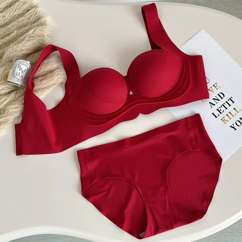 Red Original Seamless Underarm Support Soft Gathering Bra for Women