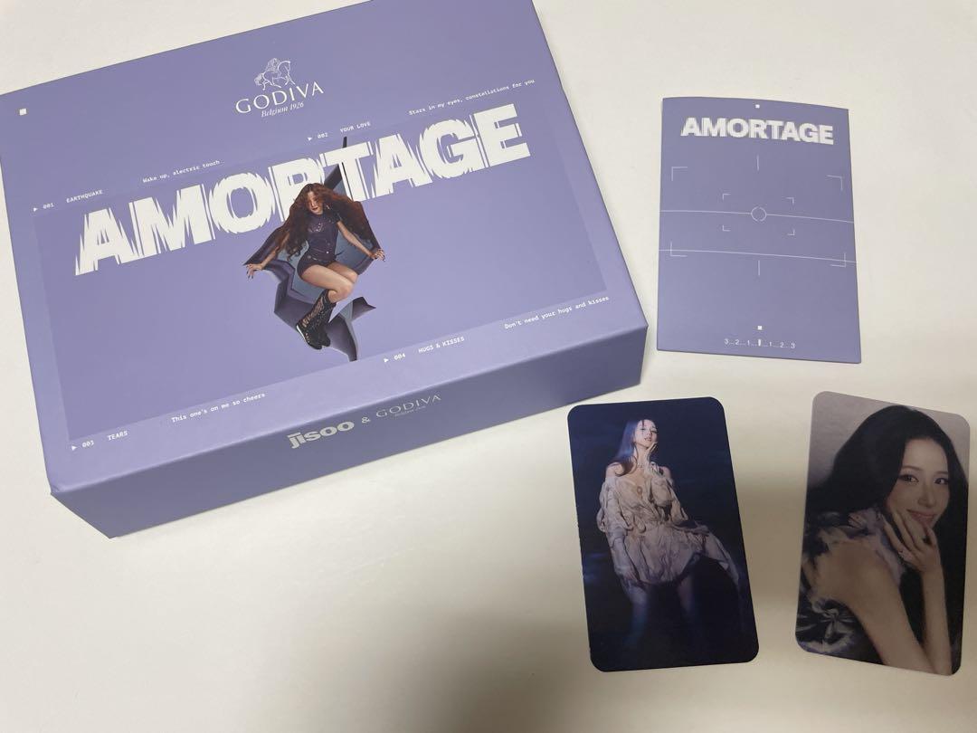 

[USED] Two Korea-exclusive Black Pink Jisoo x Godiva collaboration trading cards