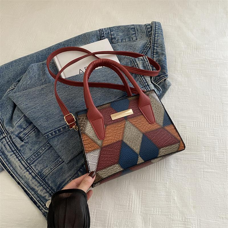 Geantă de mână simplă și la modă Geantă pătrată mică Simplă și la modă Stil nou de vară La modă Casual Capacitate mare Geantă de umăr