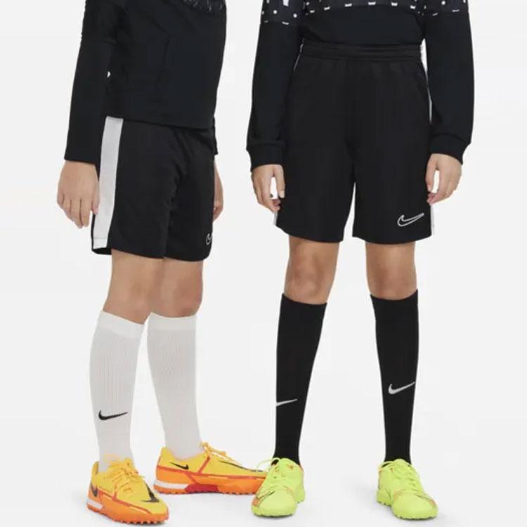 Nike Spodenki chłopięce Dri-FIT Academy 23 z blokiem kolorów i nadrukiem logo, proste nogawki Spodenki chłopięce Czarne DX5476-010