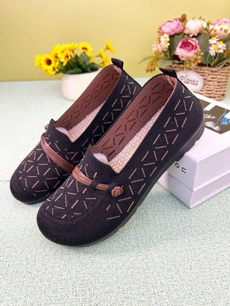 Spring/Summer 2025 Lightweight Slip-On Flyknit Flat Shoes for Middle-Aged & Elderly Women