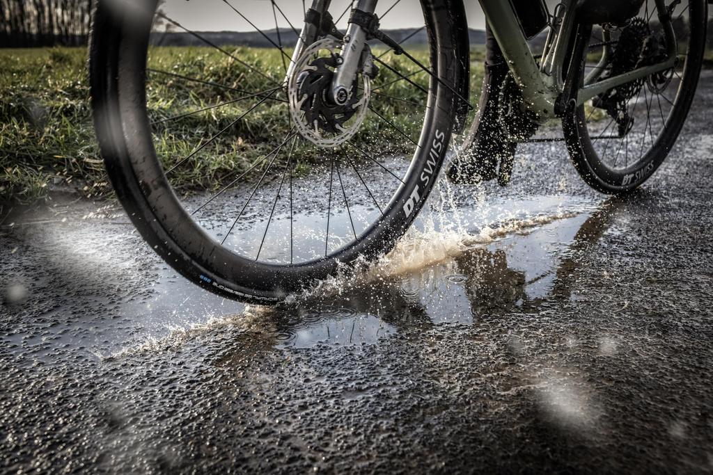 SCHWALBE One 365 All-Season Road Tire, 700x28C, Black