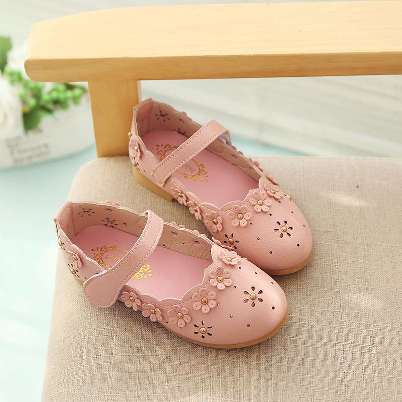 2025 Comfortable Princess Children's Soft Sole New Autumn Small Flower Hollow Girls' Single Shoes Medium and Older Children's Small Leather Shoes