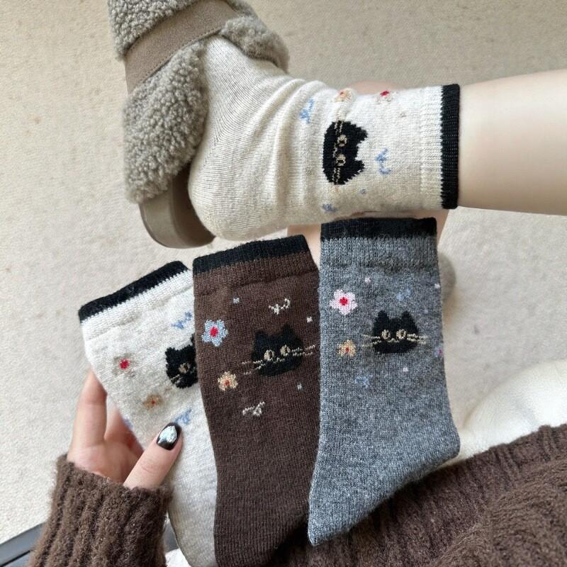 Autumn And Winter Cute Cat Cartoon Design Sense Of Tube Socks Female Korean Ins Outer Wear Boneless Pile Socks Versatile Cotton Socks