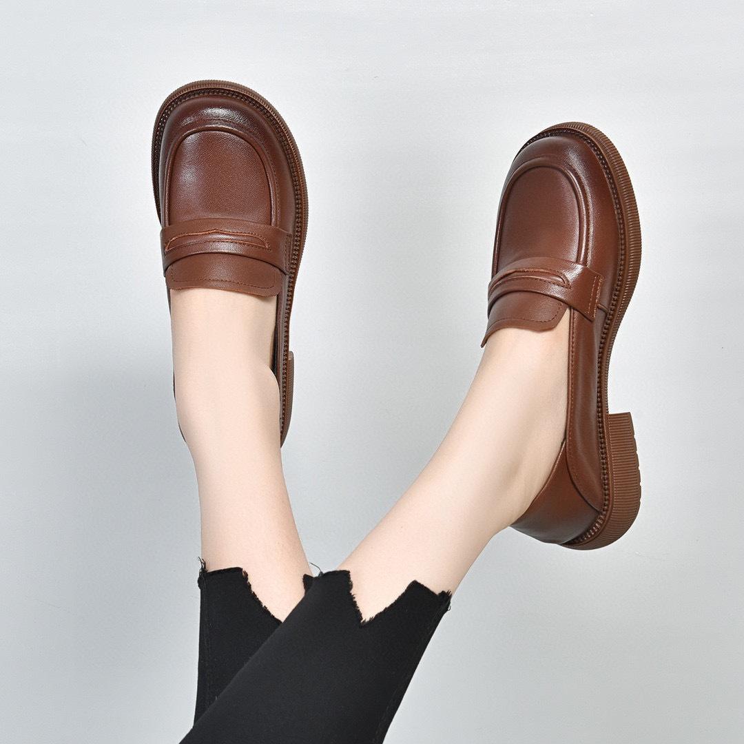 

Лоферы на плоской подошве, женская обувь, весна 2025, новый первый слой коровьей кожи, удобные базовые туфли, маленькие кожаные туфли в студенческом стиле 43 коричневый