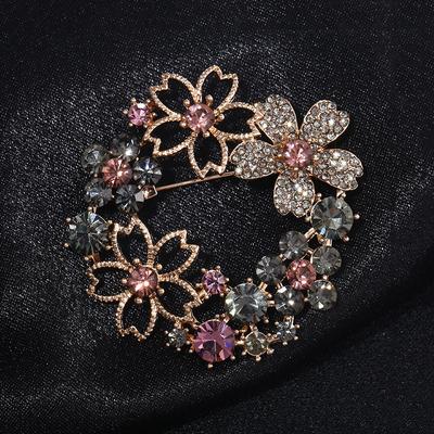 Retro Broszka Kwiatowa dla Kobiet, Elegancka i Indywidualna, Broszka Inkrustowana Diamentami, Niszowy i Ekskluzywny Zmysł Designu