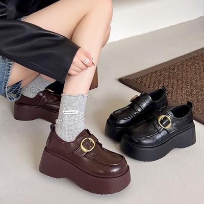 Plateforme Chaussures basses style britannique pour femmes printemps et automne 2025 nouvelles chaussures simples noires jk à une pédale populaires mocassins Doudou
