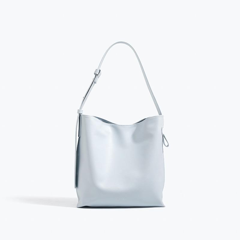 Spring/Summer Original Niche Design Sea Salt Blue Tote Bag, Versatile Commuting Large Capacity Single Shoulder Crossbody Women's Bag