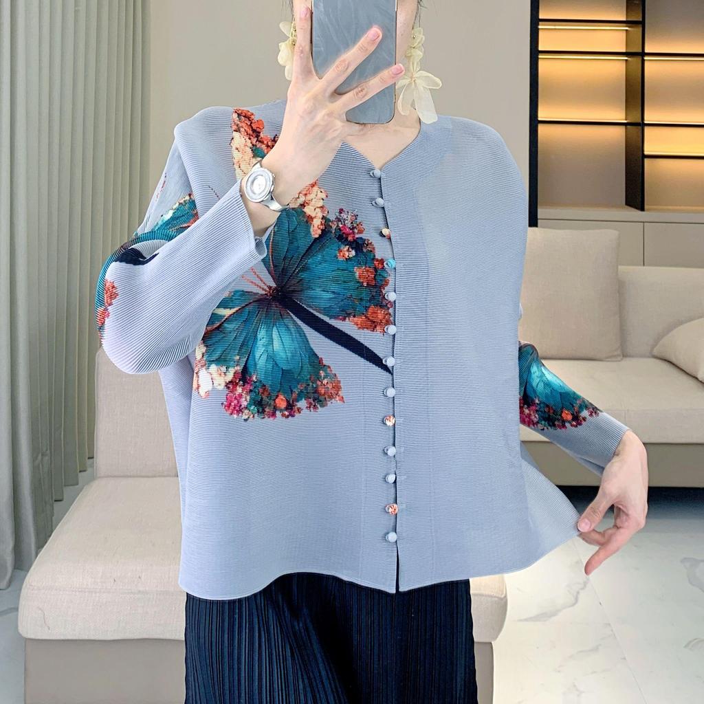 2025 Spring Butterfly Print Ruched Nine-Sleeve Cardigan: Chinese Style Buttoned Top for Moms