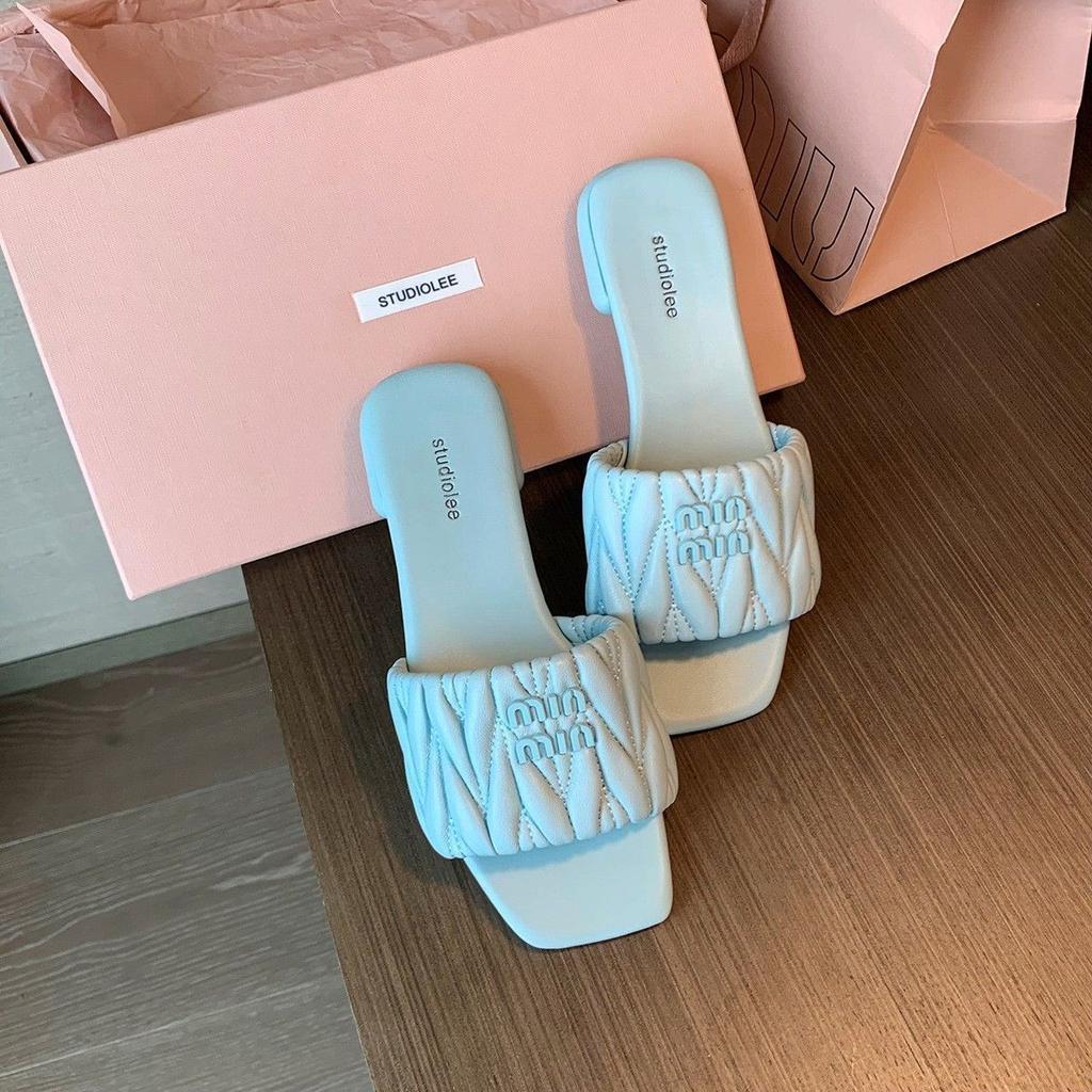 Korean version of pleated square head one-word sandals women's summer 2025 new fashion letter flat bottom outside casual slippers