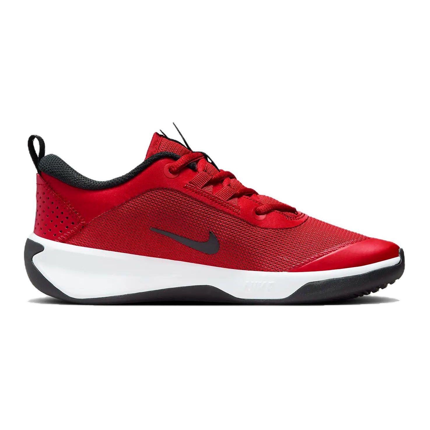 Детские кроссовки Nike Omni Multi-Court GS University Red Black White DM9027-601 37.5 — фото 2