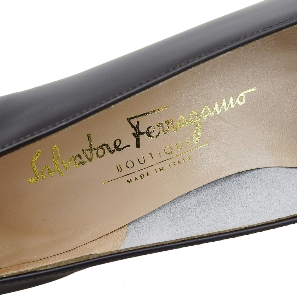 Doskonałe czółenka Salvatore Ferragamo FRAGOLA Vala Ciemnobrązowa skóra Kobiety 6 Używane