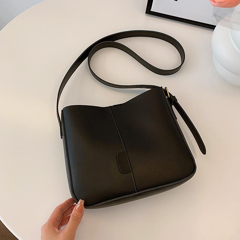 IELGY Casual Large Capacity Fashion Korean Bucket Bag