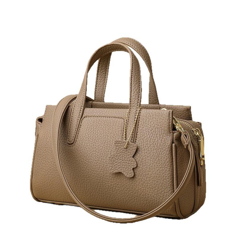 2025 New Versatile Fashion One Shoulder Crossbody Bag Commuter Large Capacity Bag Women's Niche Temperament Women's Handbag