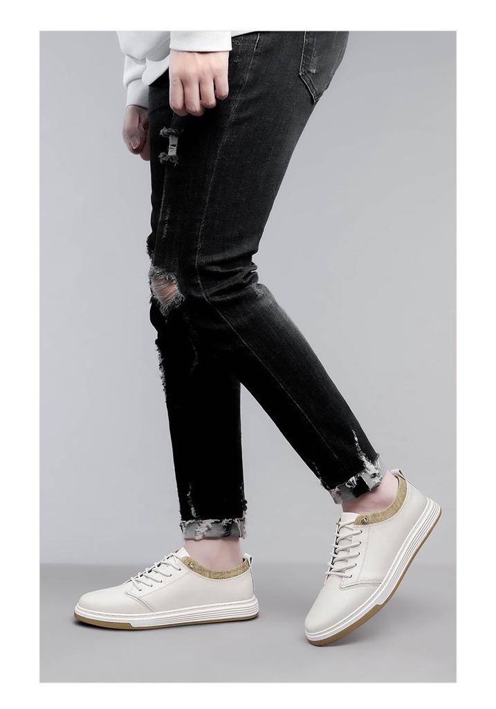 Men's Trendy Low-Top Skate Shoes: Korean Style Casual, Fashionable, Breathable Sneakers in White.