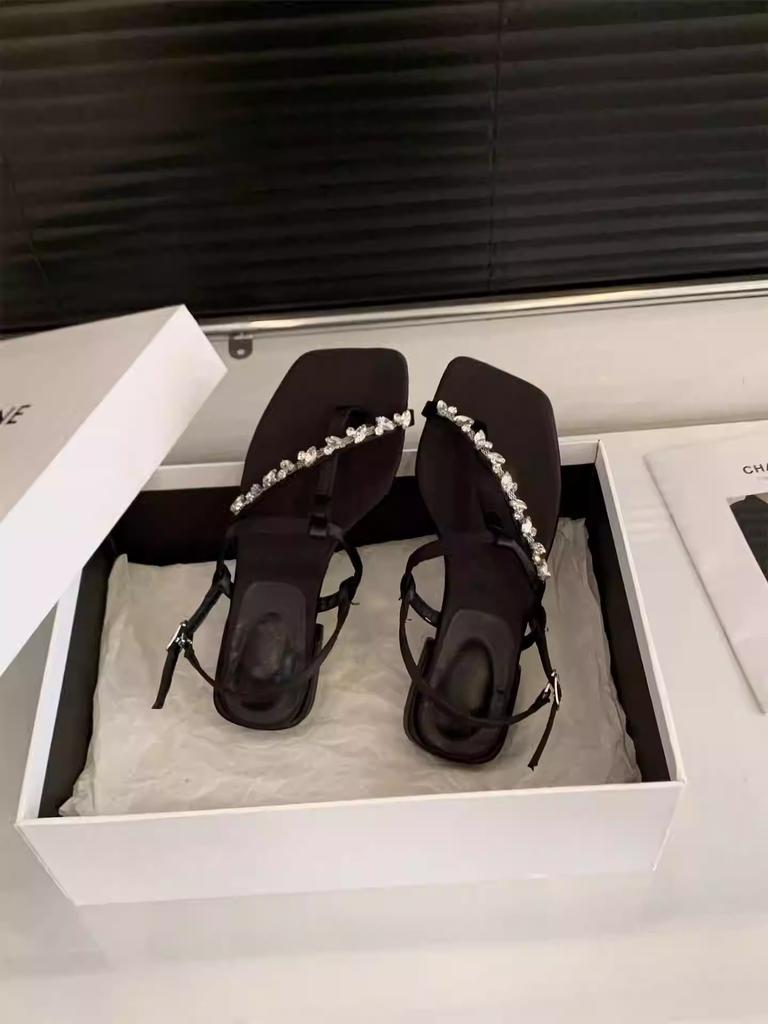 Coarse heel temperament silver rhinestone sandals fairy shoes 2025 new summer French with skirt cover toe Roman shoes