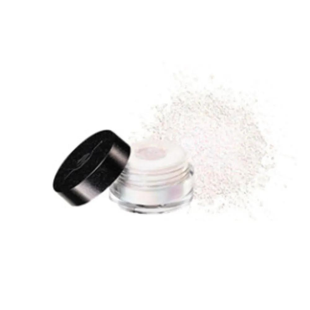 103 Рекомендуемых мерцающих перламутровых теней для век от MAKE UP FOR EVER