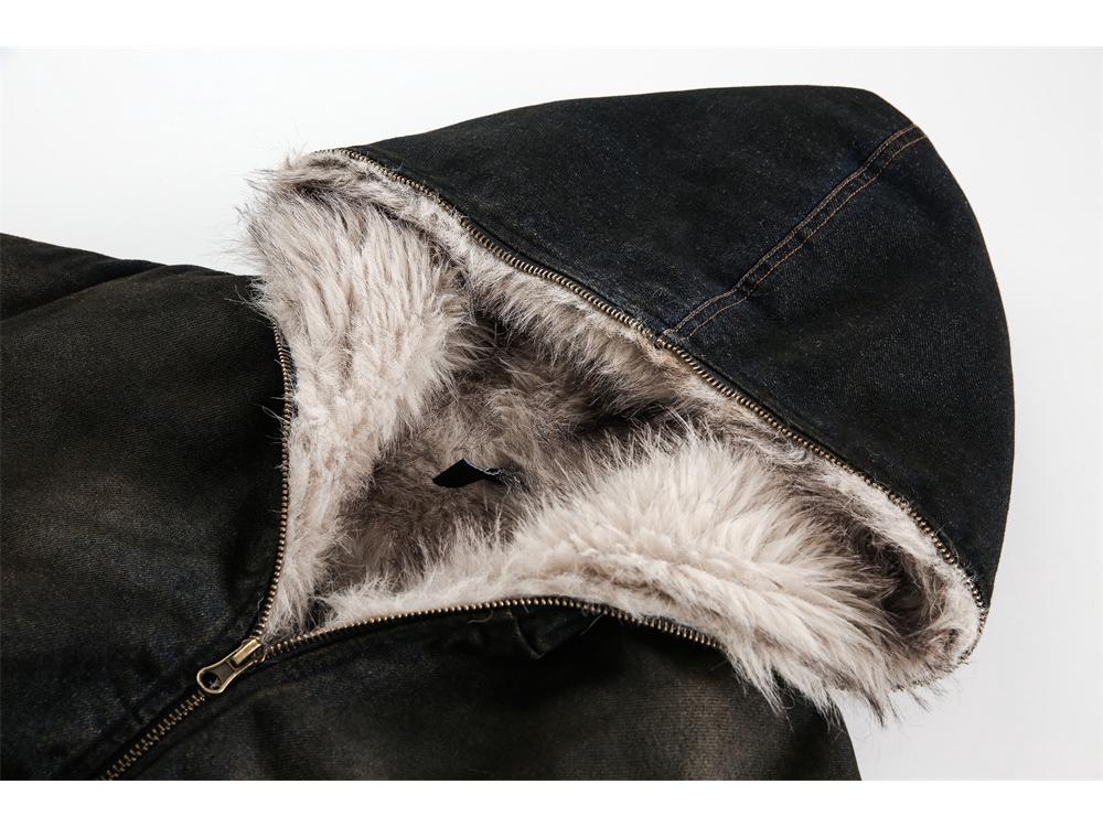 Pánské trendy zimní svrchní oblečení s kapucí a detaily kapes