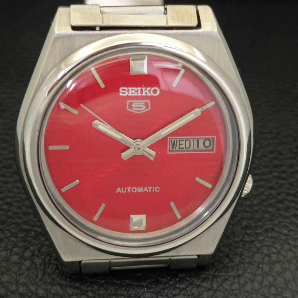 GENUINE VINTAGE SEIKO 5 AUTOMATIC 7009A JAPAN MENS RED DIAL WATCH A702404-5 R124-a702404