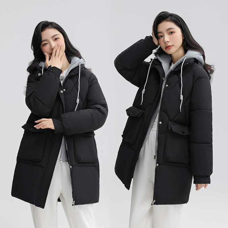 Středně dlouhá péřová bunda pro ženy v zimě 2023 Nová volná a zeštíhlující zesílená a teplá bunda na dovolenou
