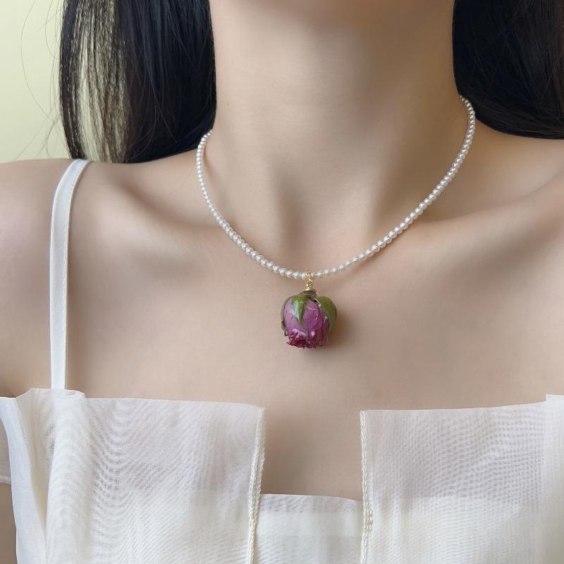 Natural Genuine Flower Niche Design Necklace for Women - Simple and Elegant Collar Chain Accessory