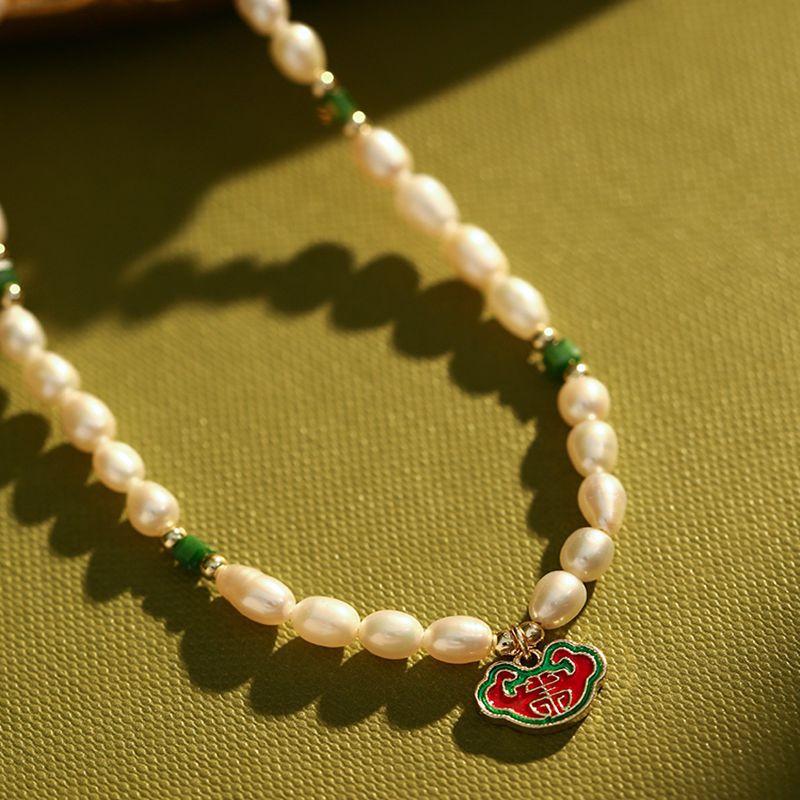 Rice Grain Freshwater Pearl Necklace Female Style Design Temperament Necklace Elegant Fashion Freshwater Pearl Clavicle Chain