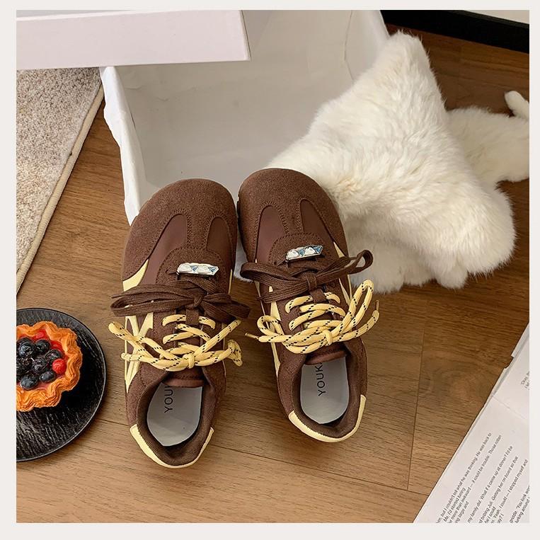 Europese goederen verhogen de hoogte van Duitse trainingsvaderschoenen 2025 vroege herfst nieuwe leren zachtzool muffin schoenen damesschoen Forrest Gump casual schoen