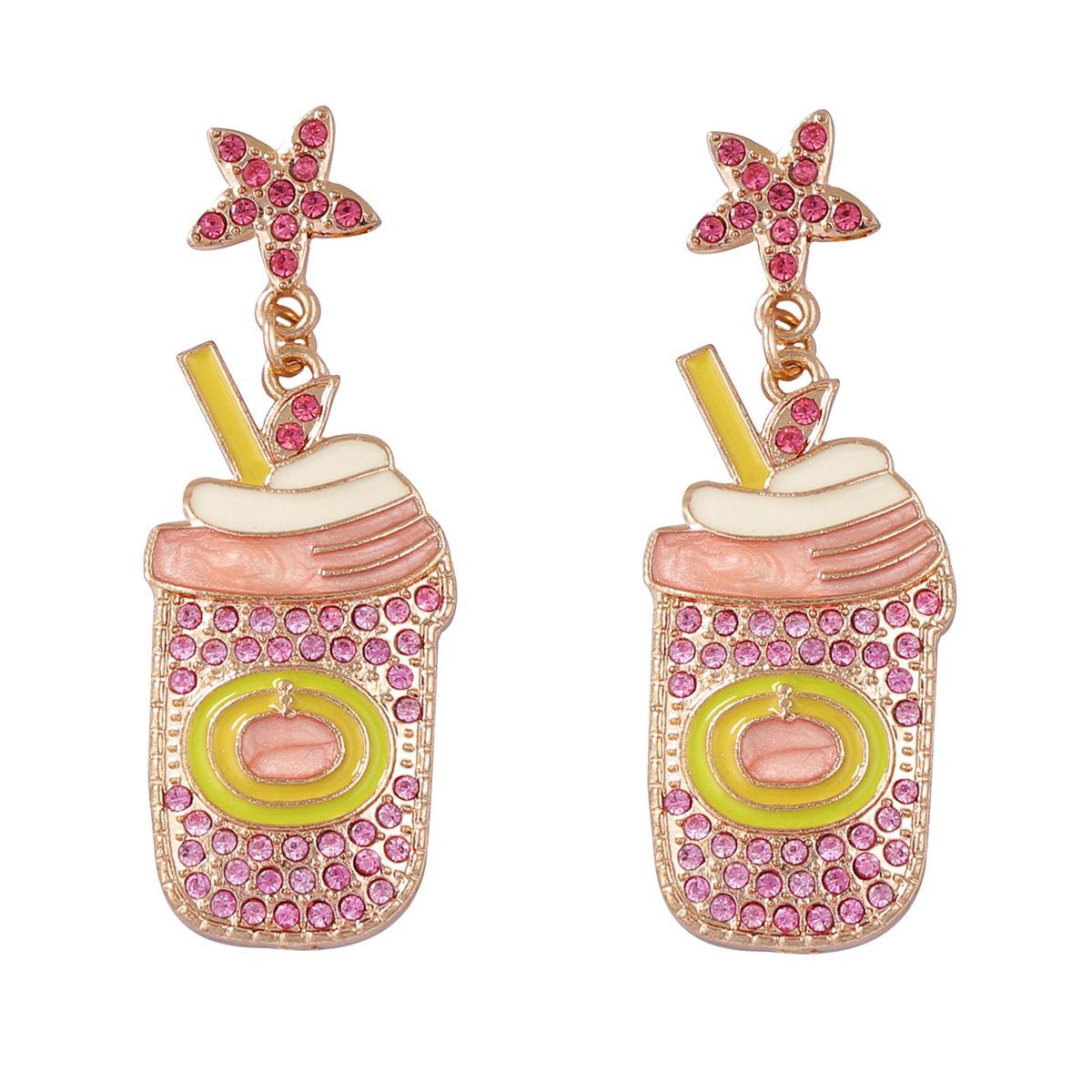 

Cross-border simple, fashionable, fresh and cute cartoon dripping oil alloy inlaid zircon milk tea cold drink wine glass women s earrings рожевий