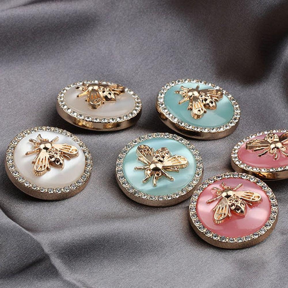18MM-25MM Three-dimensional Little Bee Buttons Gold Luxury Metal Buttons Fashionable Round Shank Buttons Cardigan Sweater