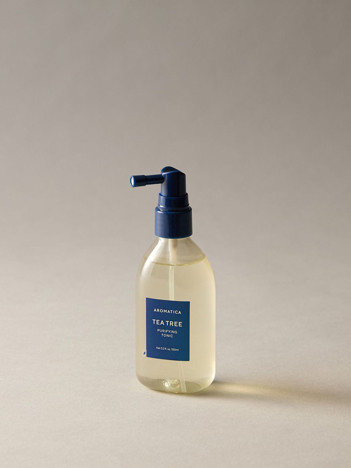 

AROMATICA Очищающий тоник с чайным деревом 100 мл – Охлаждающий и осветляющий спрей для кожи головы для жирной и зудящей кожи