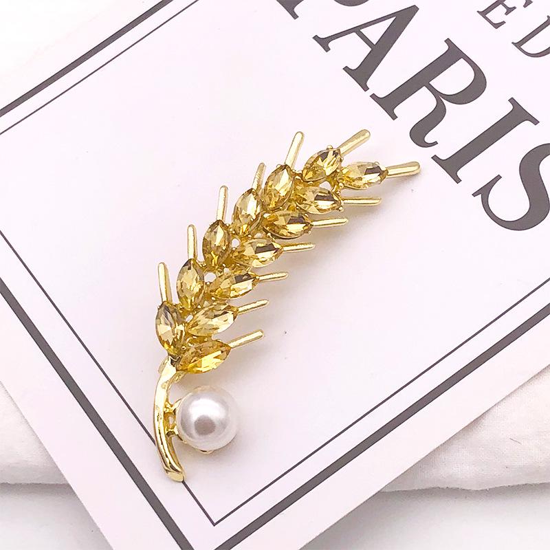 High-Grade Pearl Flower Brooch Scarf Pin for Women and Men