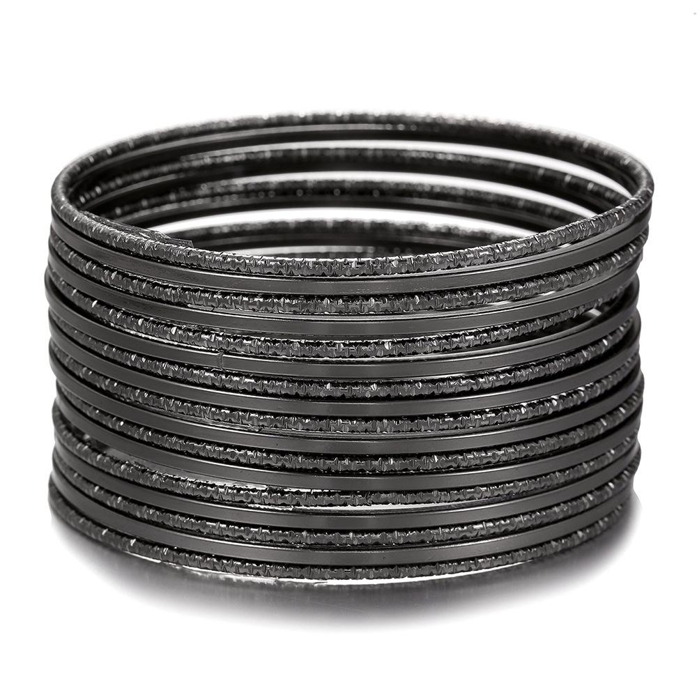 European-American Retro Snake-Shaped Alloy Bangle: Women's Exaggerated Twisted Wrap Animal Bracelet Armlet Cuff.