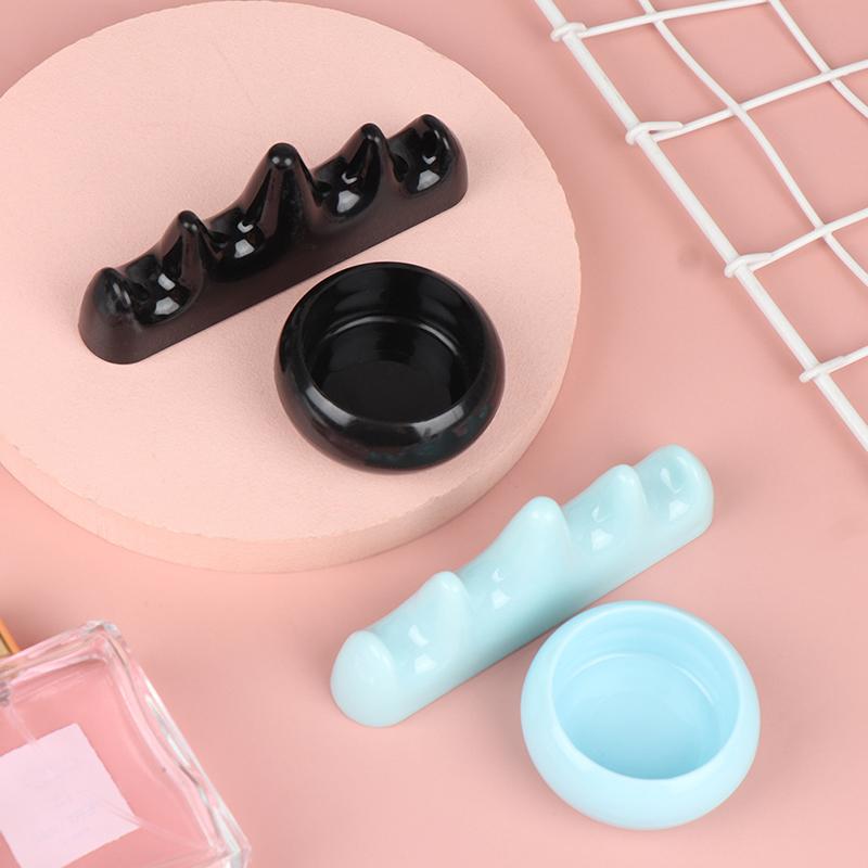 Nail Art Brush Cleaner Plastic Holder UV Acrylic Gel Pen Pot Cleanser Cup Washing Cup Nail Brush Holder Professional Nail Tools
