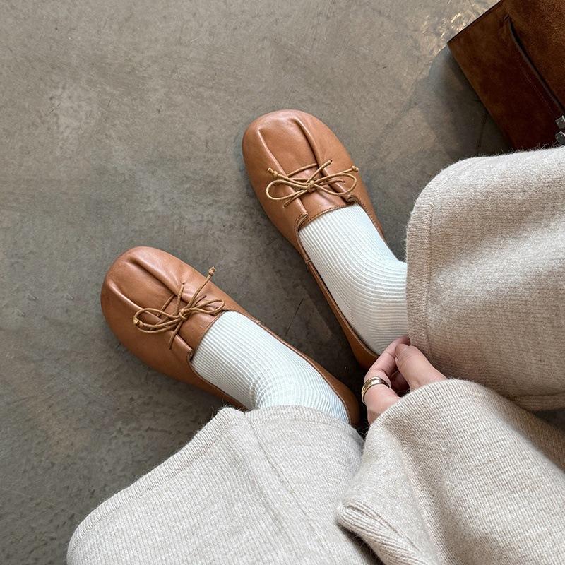 Retro handmade pleated flat-bottomed lace-up casual single shoes 2025 new cowhide round head soft-faced grandma shoes Doudou shoes