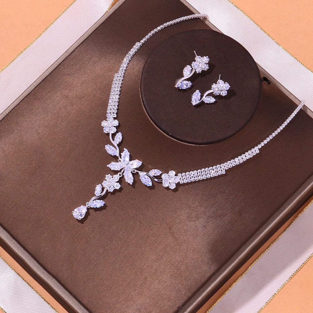 Light Luxury Zircon Bridal Jewelry Two-Piece Set Wedding Dress Accessories Flower Earrings Necklace Set Jewelry Set