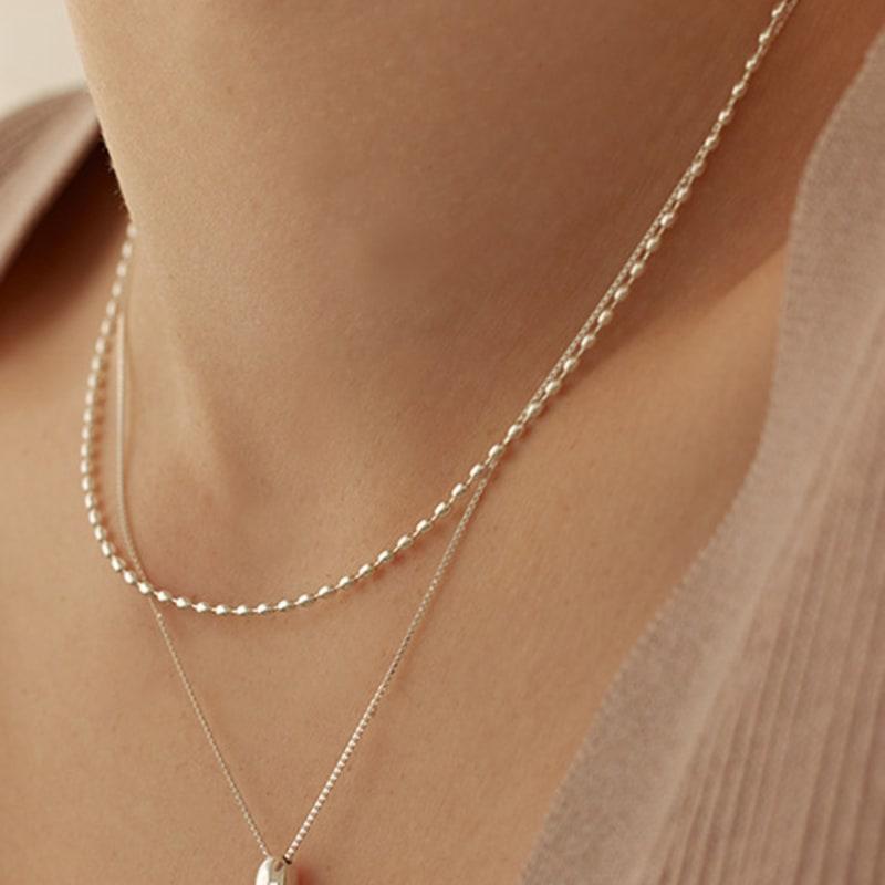 

Lewe [6mm+10mm Pearl Earrings Free] Oval Point Necklace Silver