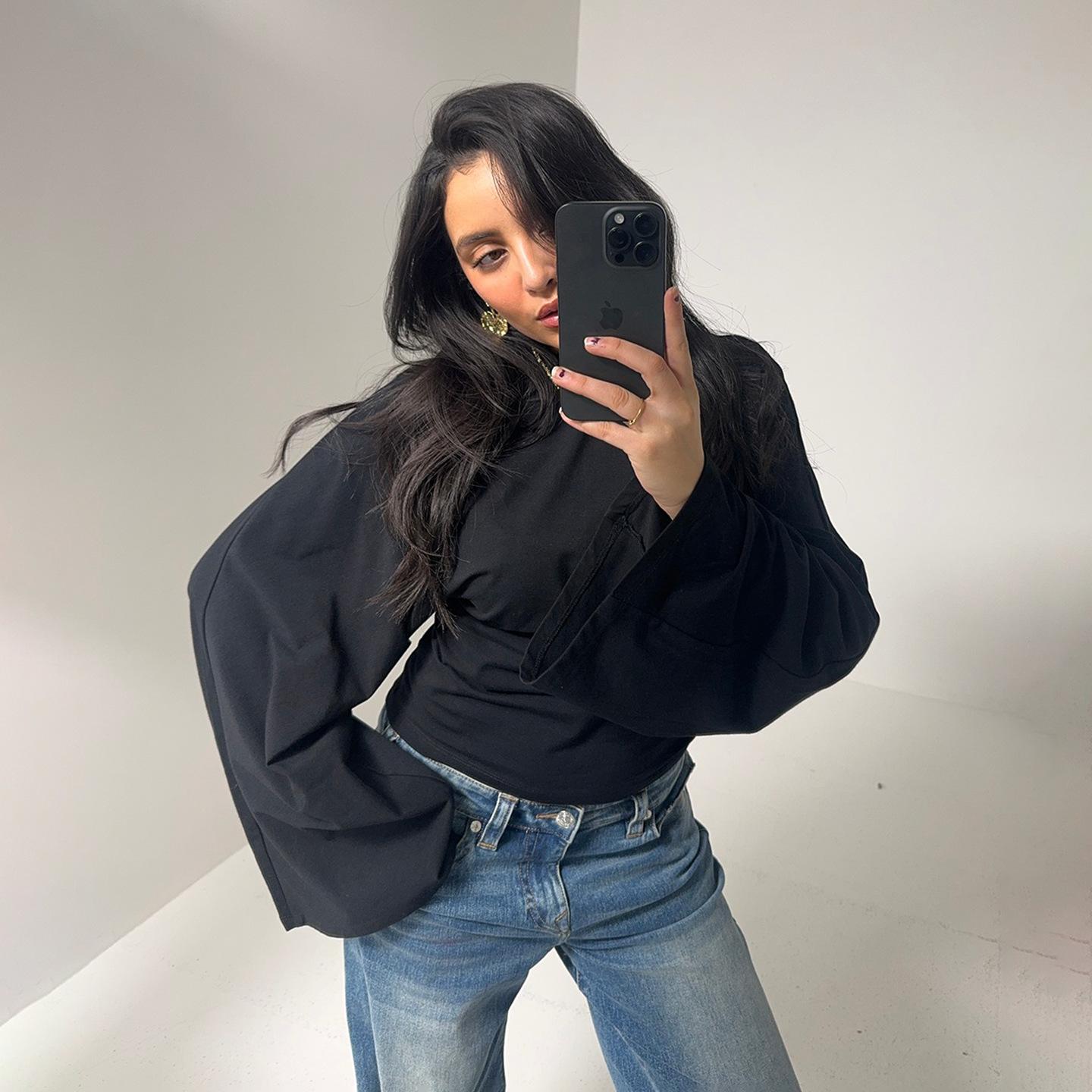 

Women’s Streetwear Oversized Cropped Pullover – Casual Crew Neck Long Sleeve Loose Fit Top L чорний